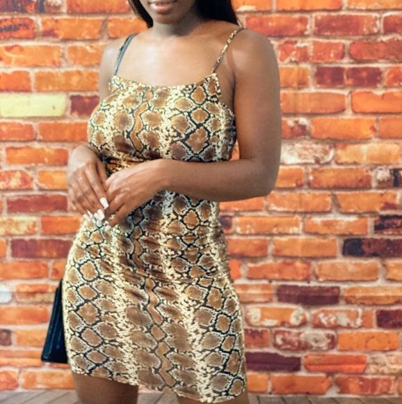 🐆🐍Animal print dress 🛍 - Picture 2 of 6
